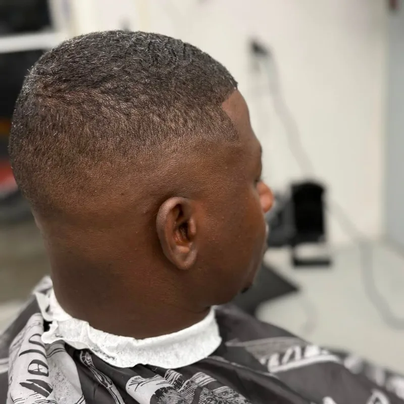 Men's basic haircut Winnipeg — DR COIFFURE Men's basic haircut Winnipeg — DR COIFFURE